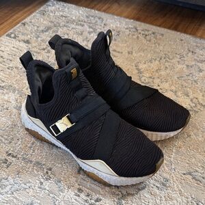 Puma Women’s Defy Mid Varsity Black Running Shoes Sneakers Size 8.5